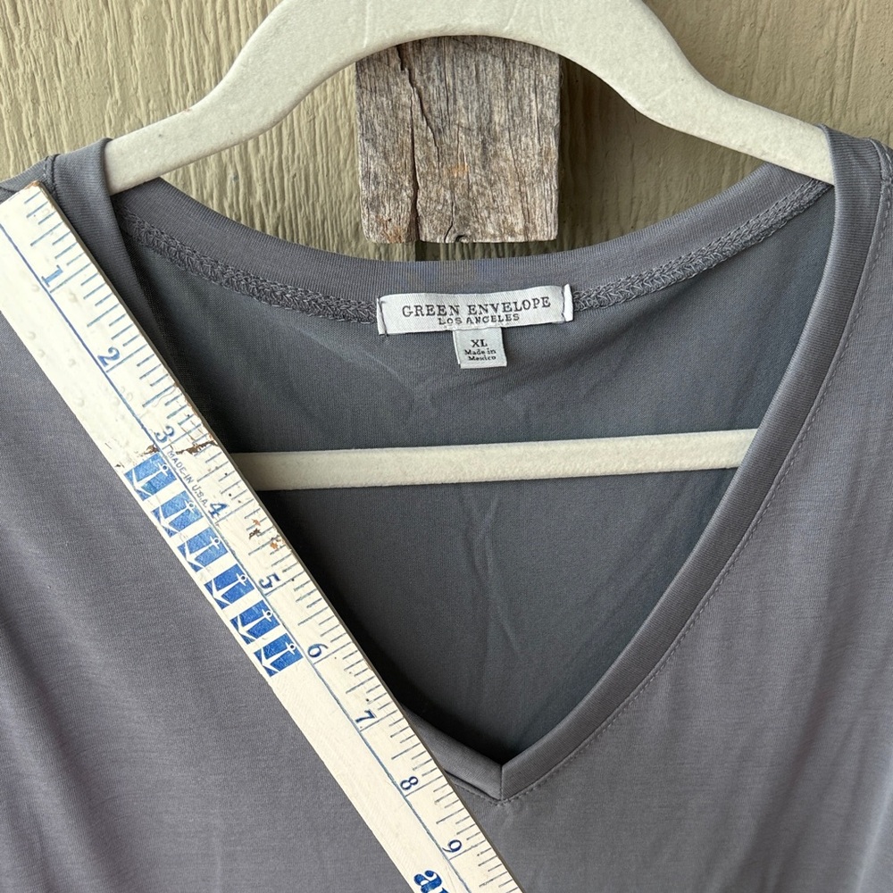 Green Envelope Charcoal V-Neck Puff Sleeve Tee - Picture 7 of 10